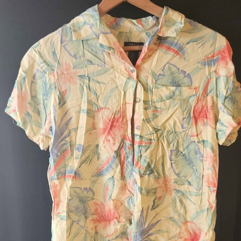 Crazy Horse by Liz Claiborne Button Up Hawaiian Themed Women's Medium